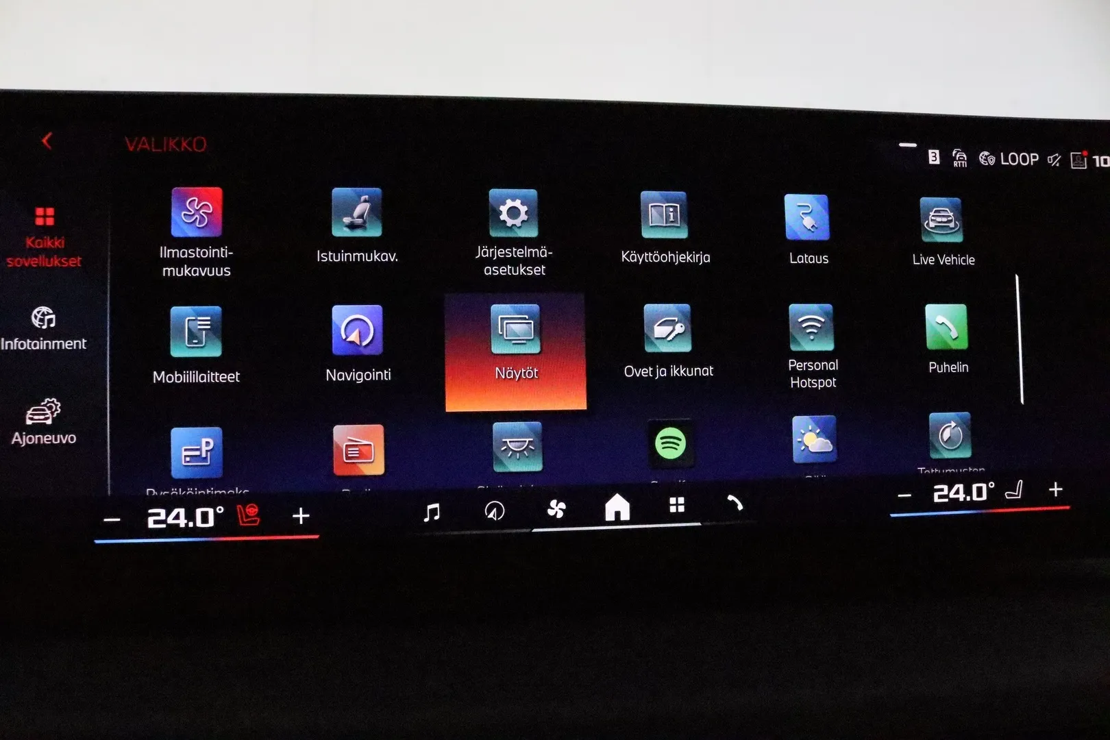 BMW I4 M60 YMJ-624 carousel image