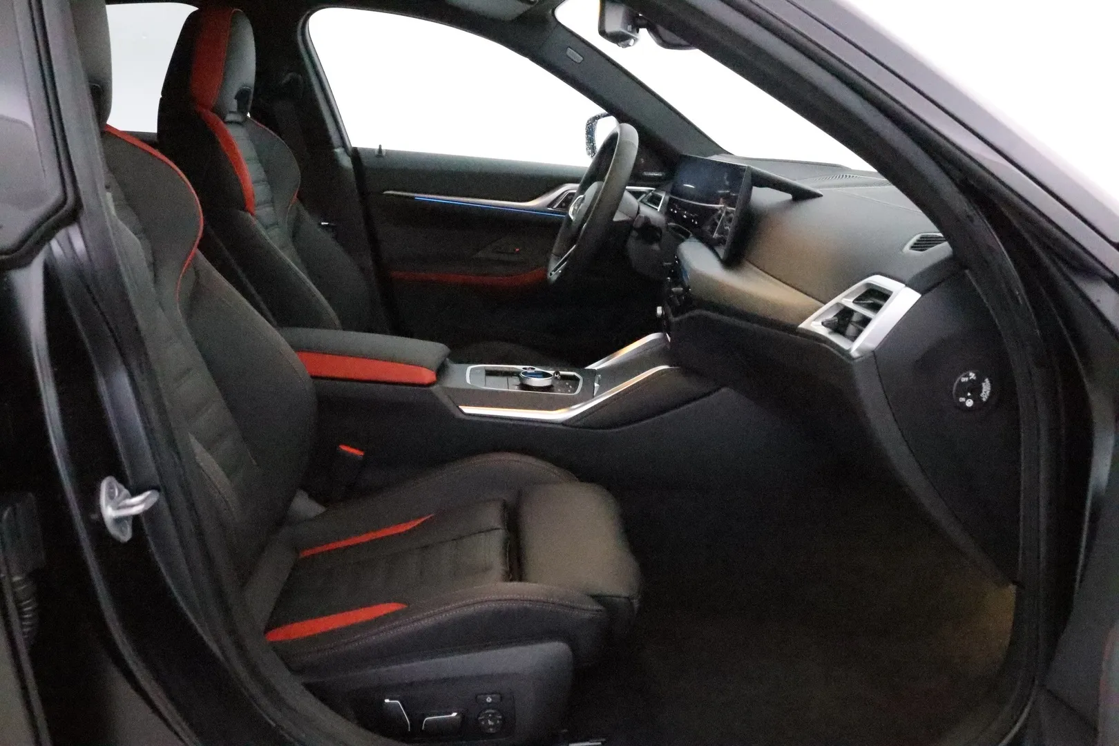 BMW I4 M60 YMJ-624 carousel image