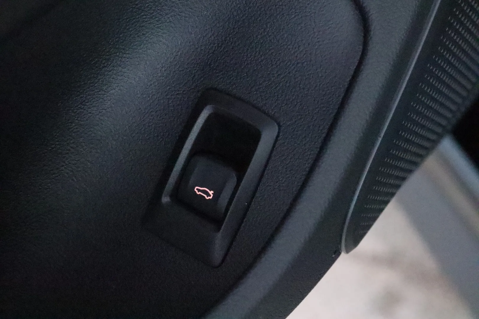 BMW I4 M60 YMJ-624 carousel image