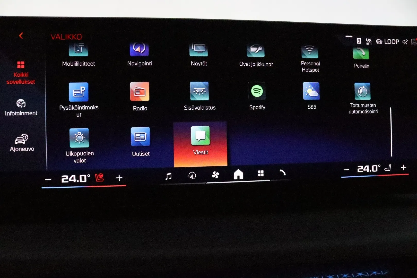 BMW I4 M60 YMJ-624 carousel image