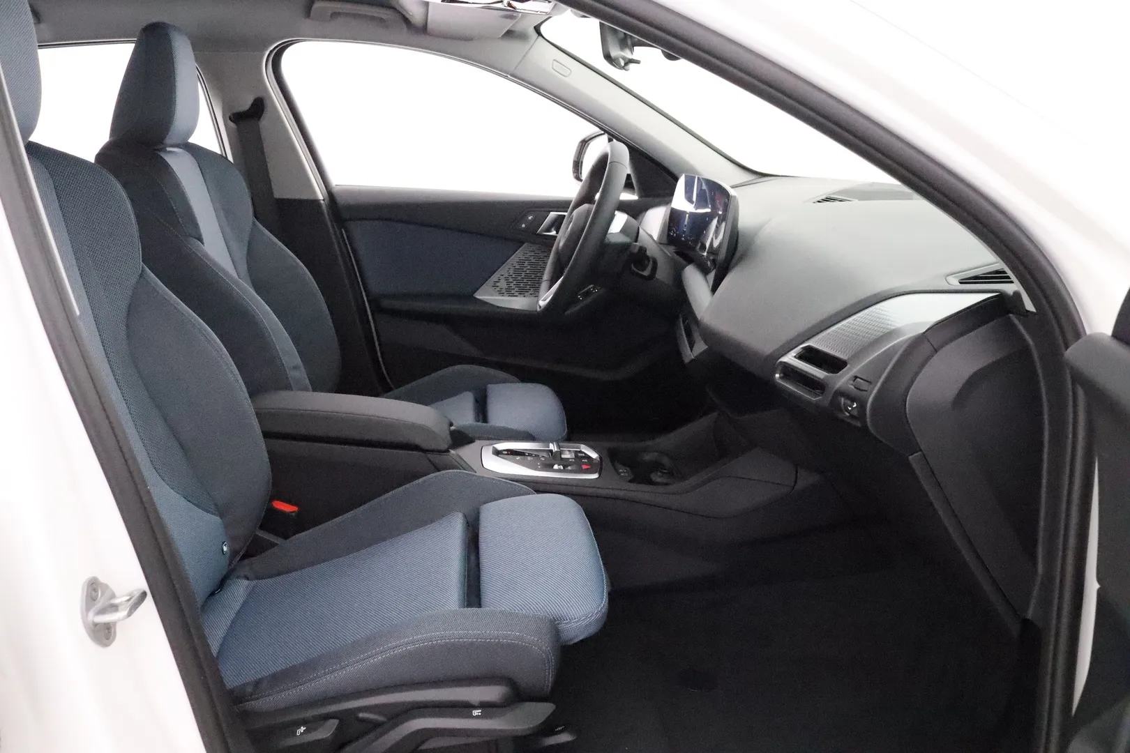 BMW 120 ZPX-672 carousel image