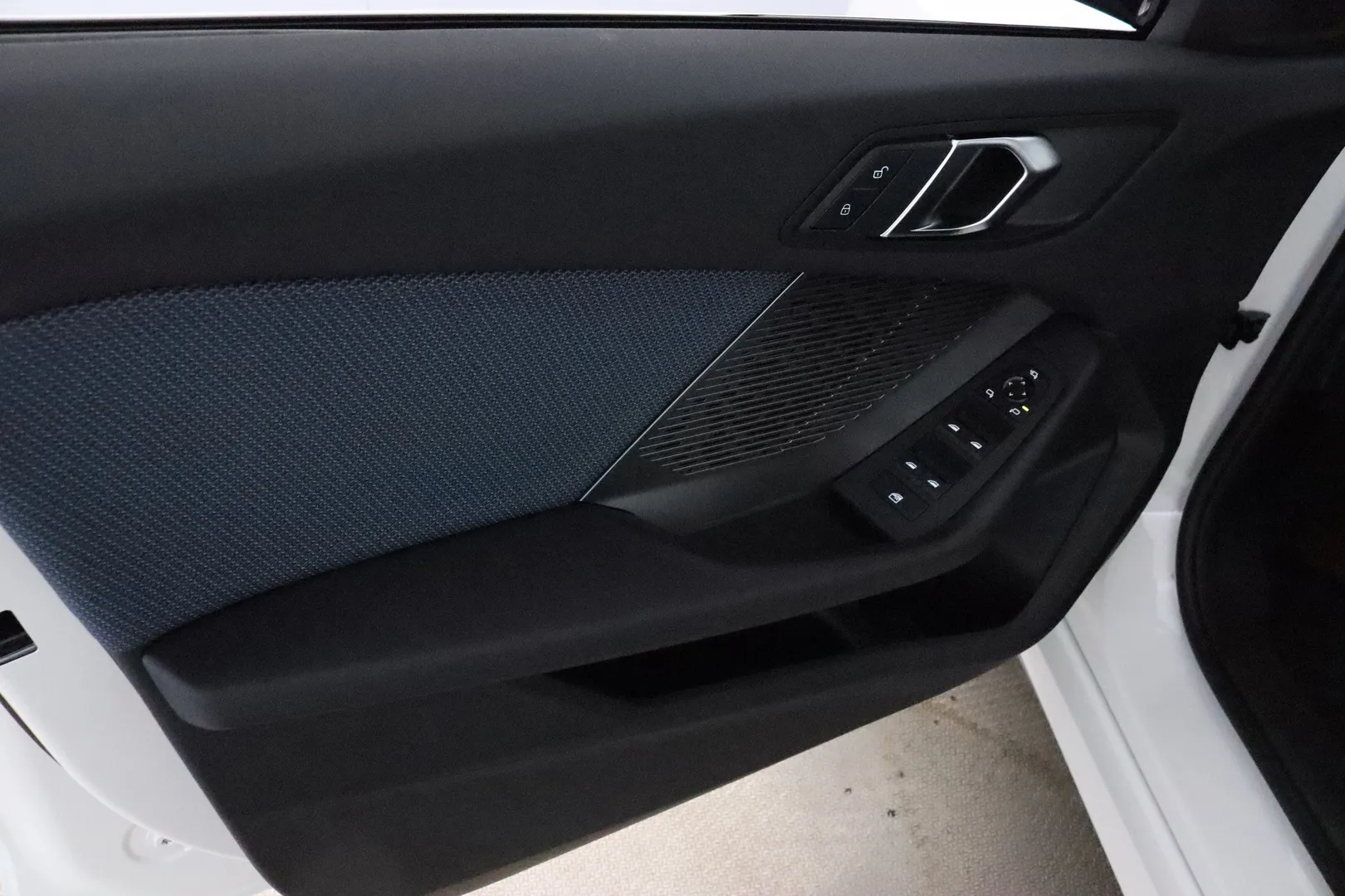 BMW 120 ZPX-672 carousel image