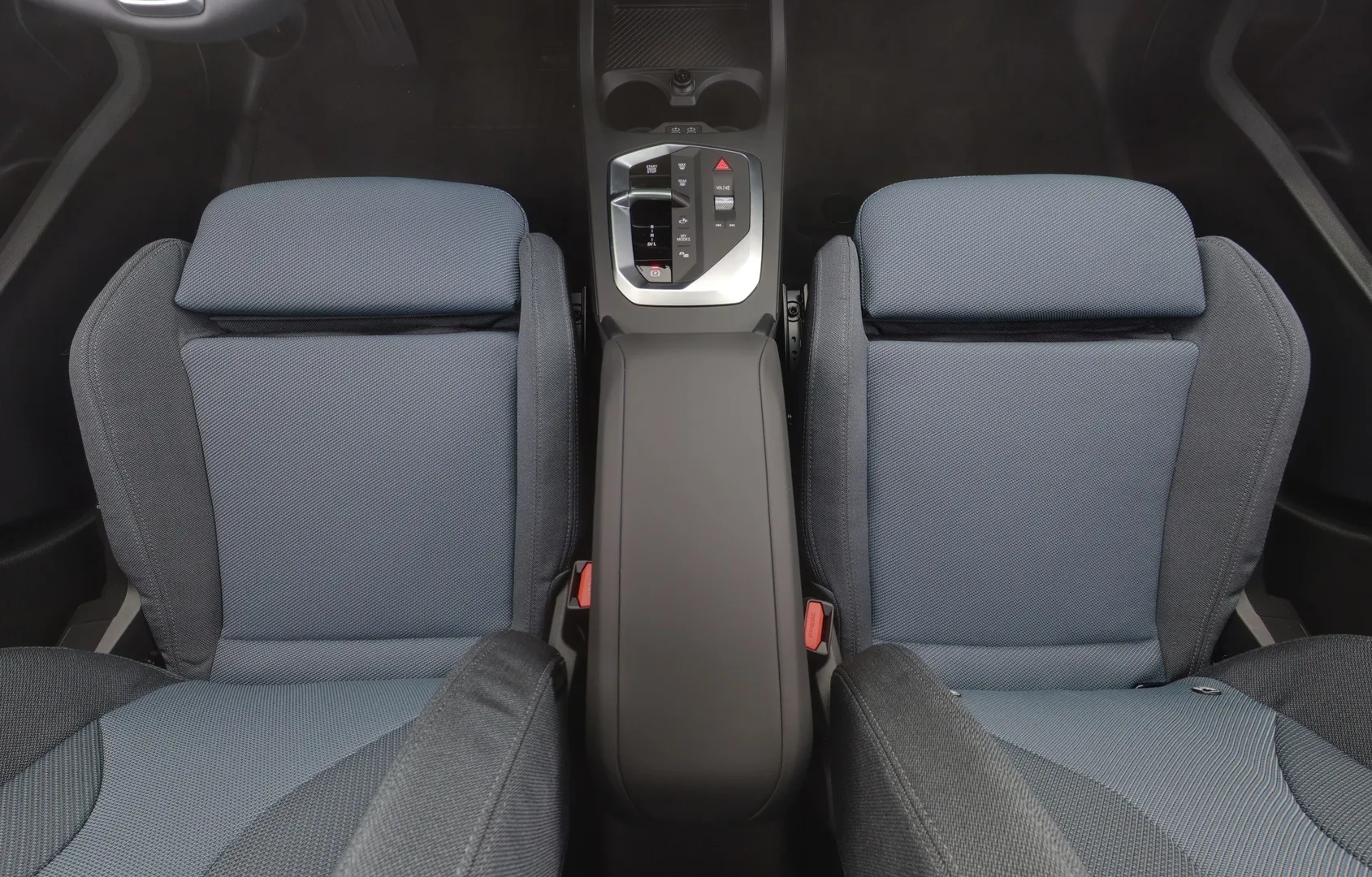 BMW 120 ZPX-672 carousel image