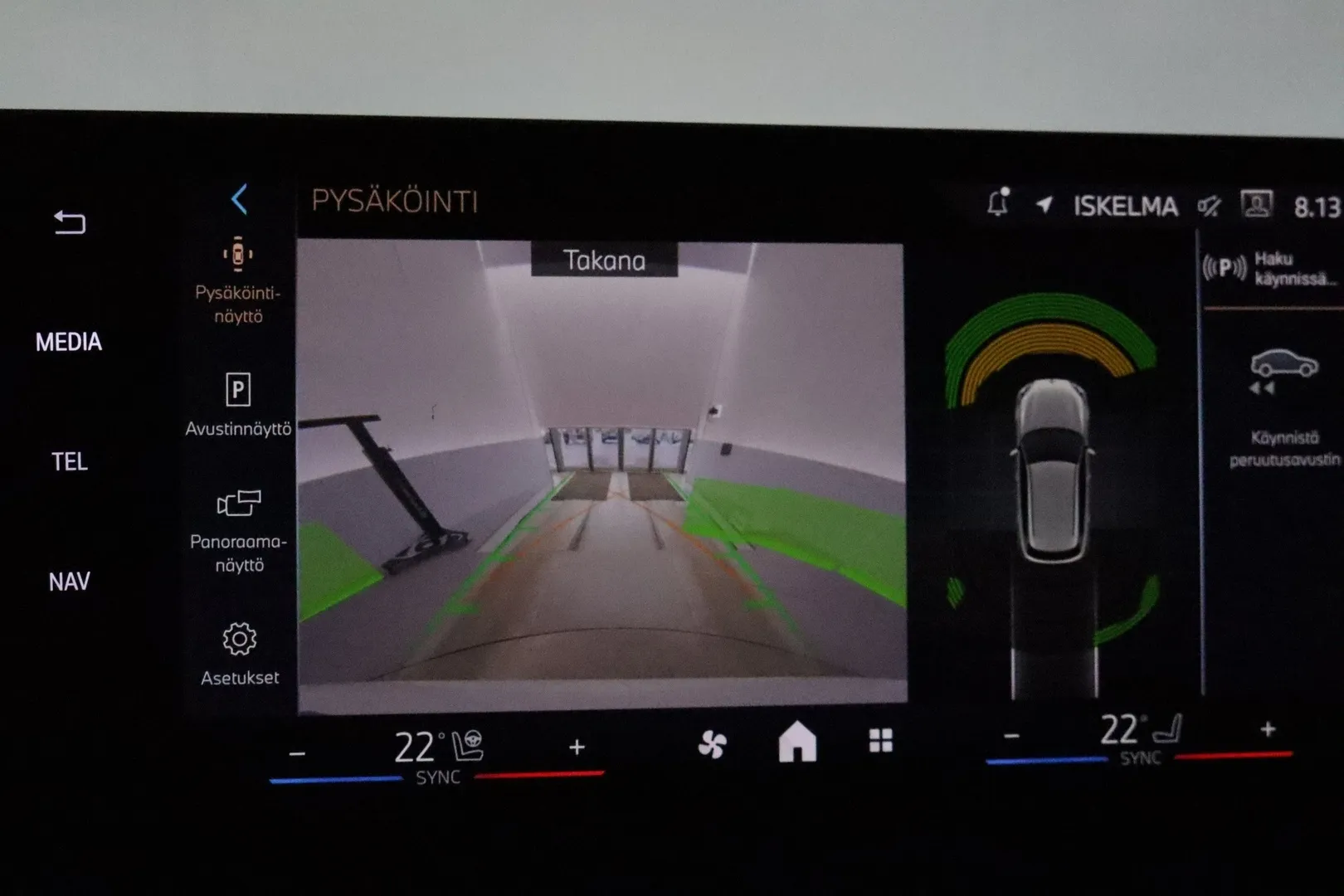 BMW 120 ZPX-672 carousel image