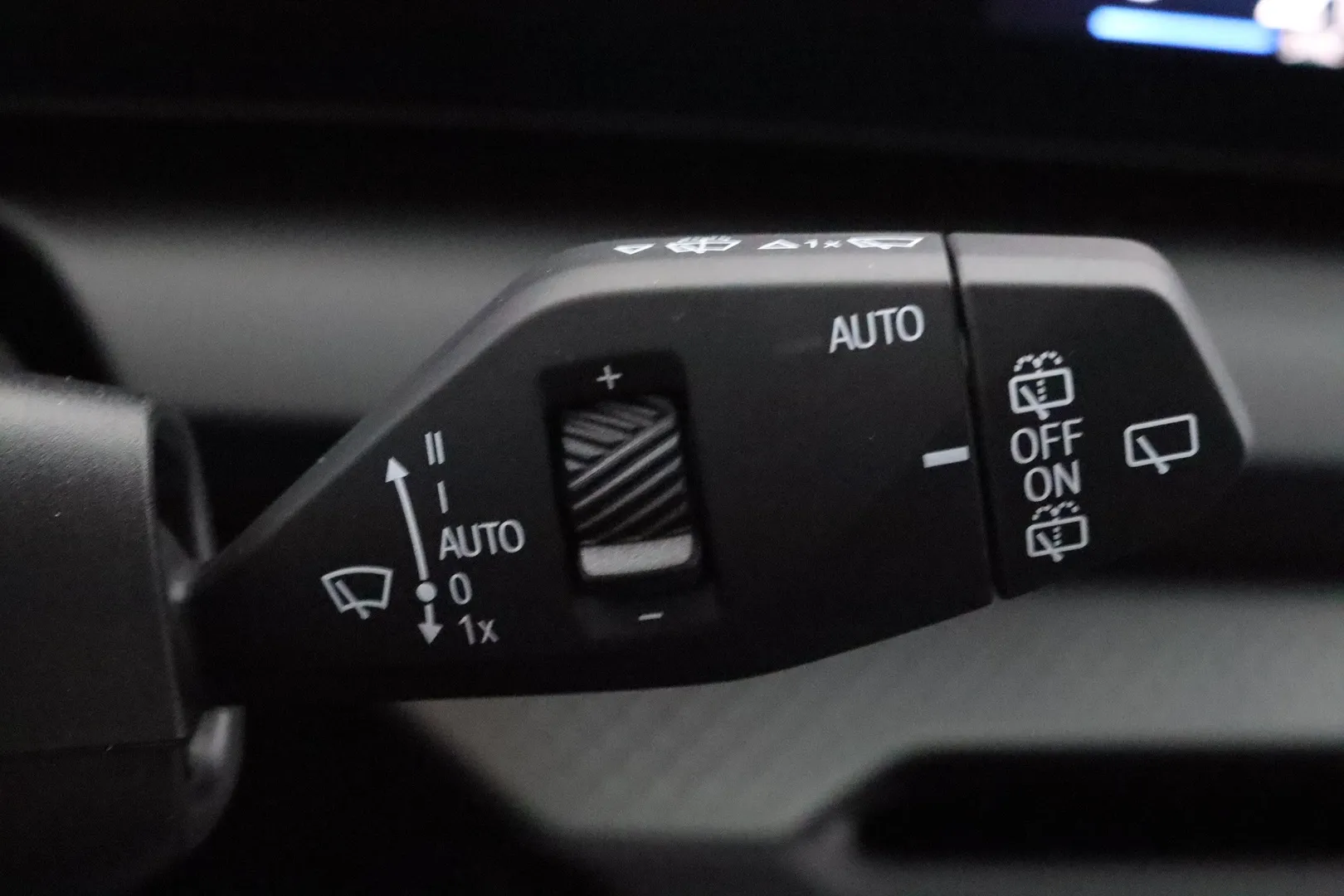 BMW 120 ZPX-672 carousel image