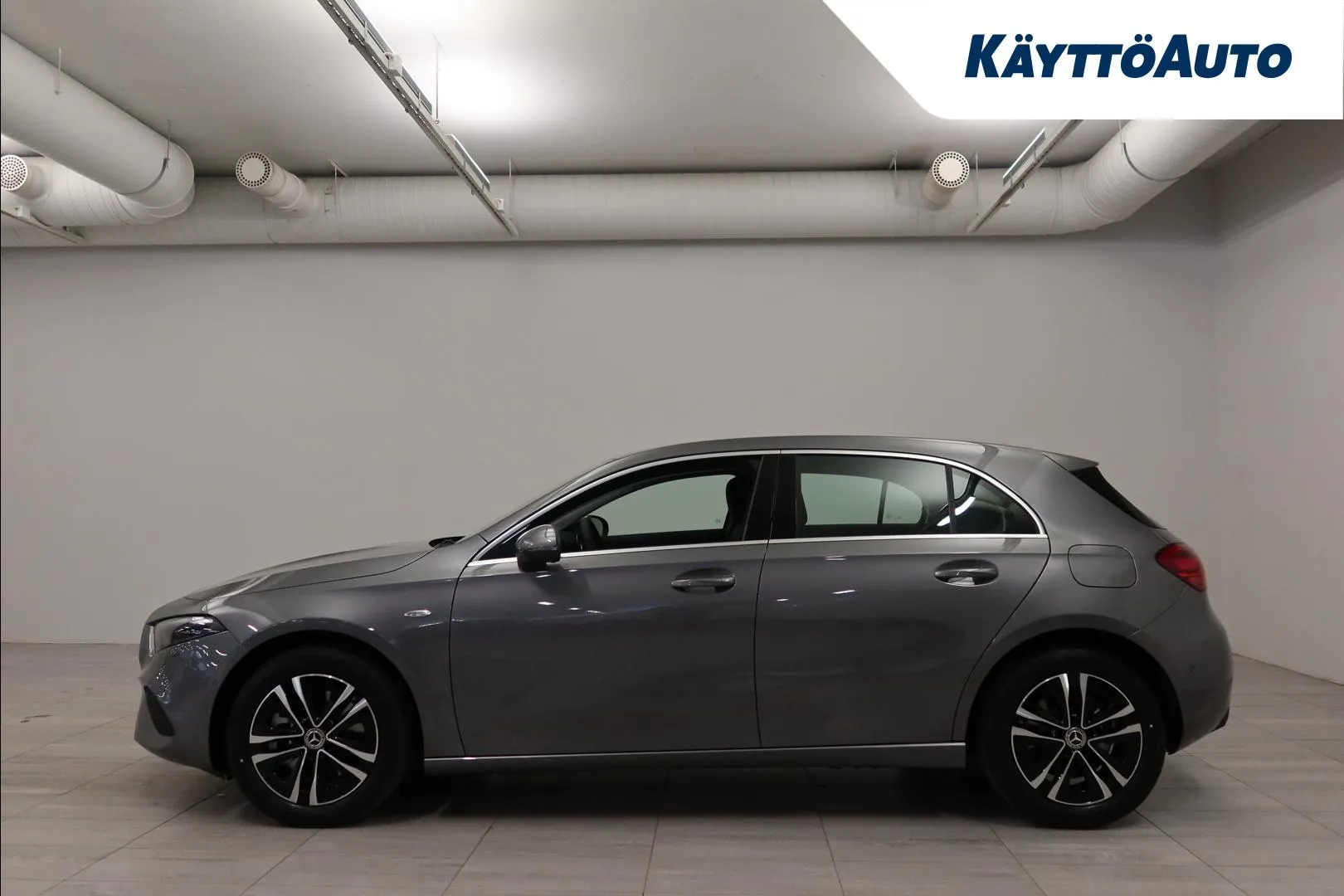 Mercedes-Benz A RXN-802 carousel image