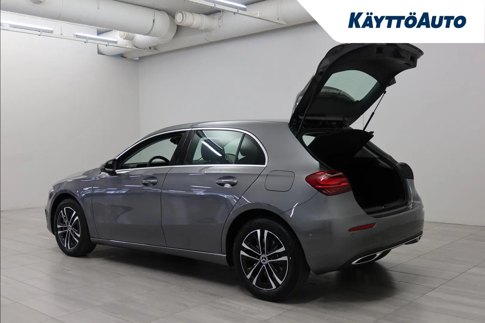 Mercedes-Benz A RXN-802 carousel image