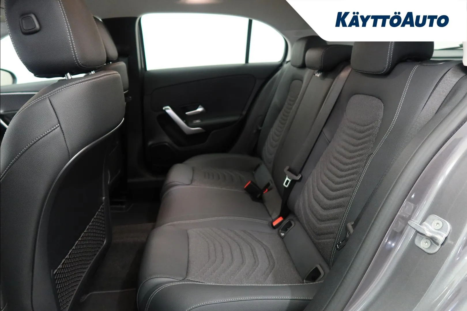 Mercedes-Benz A RXN-802 carousel image