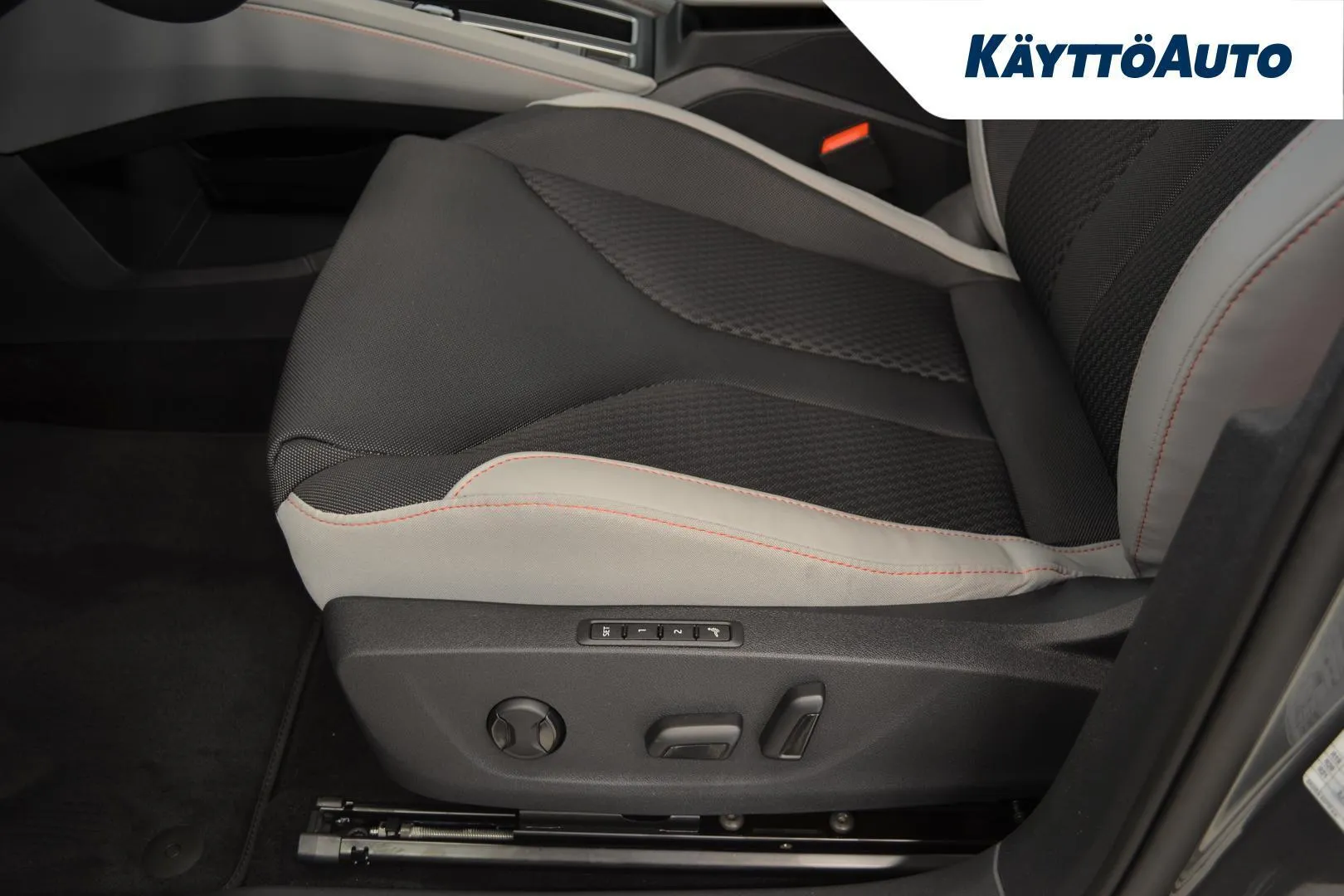 Skoda Enyaq YME-292 carousel image