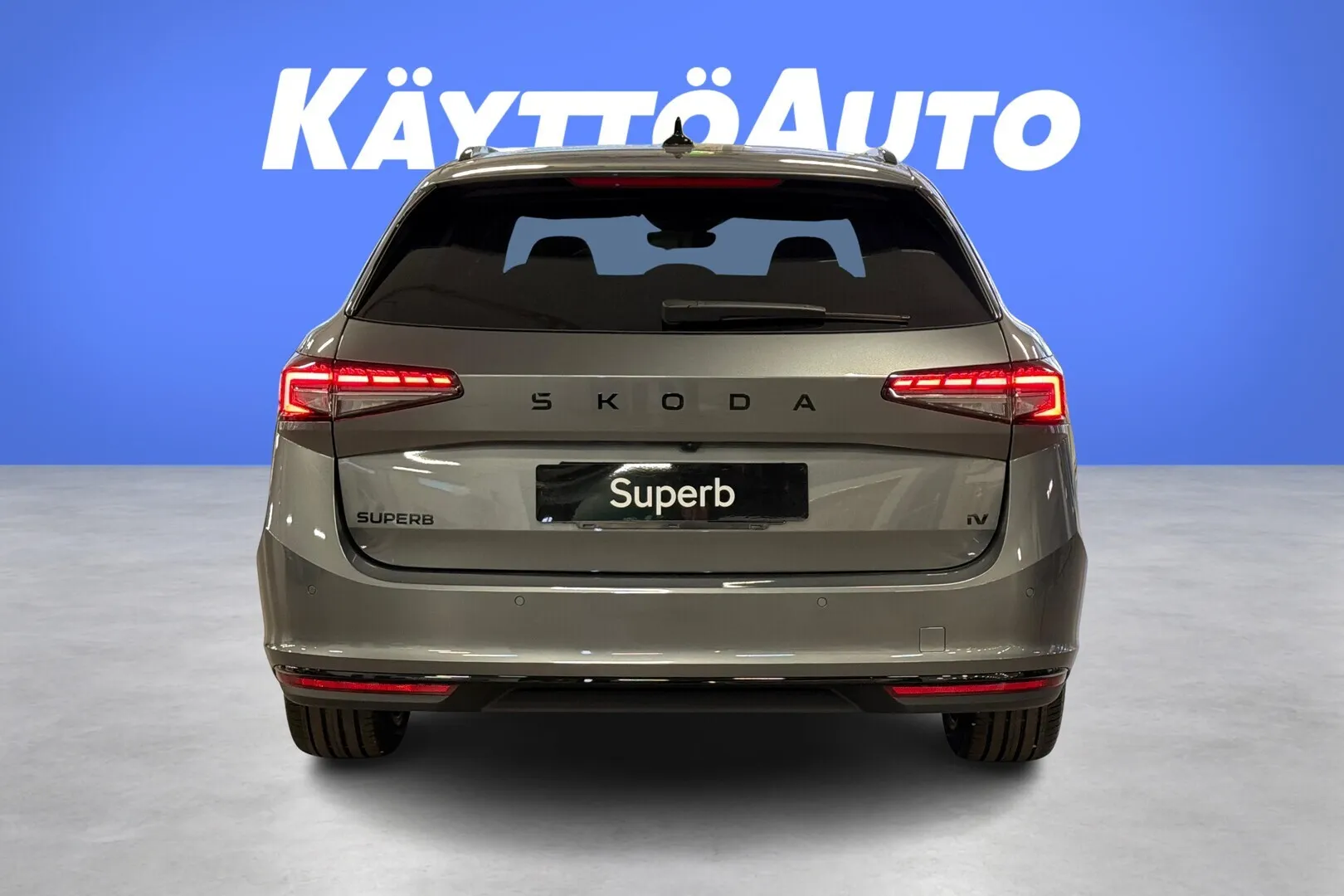 Skoda Superb ZRC-513 carousel image