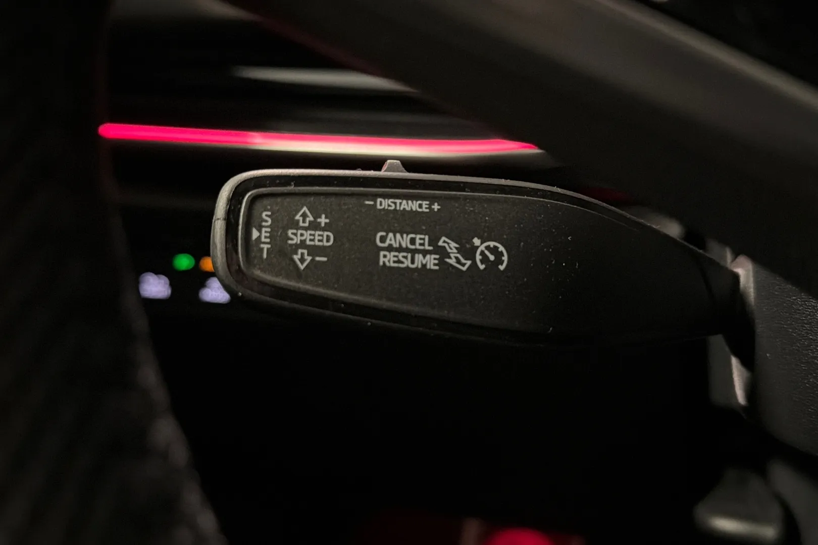 Skoda Superb ZRC-513 carousel image