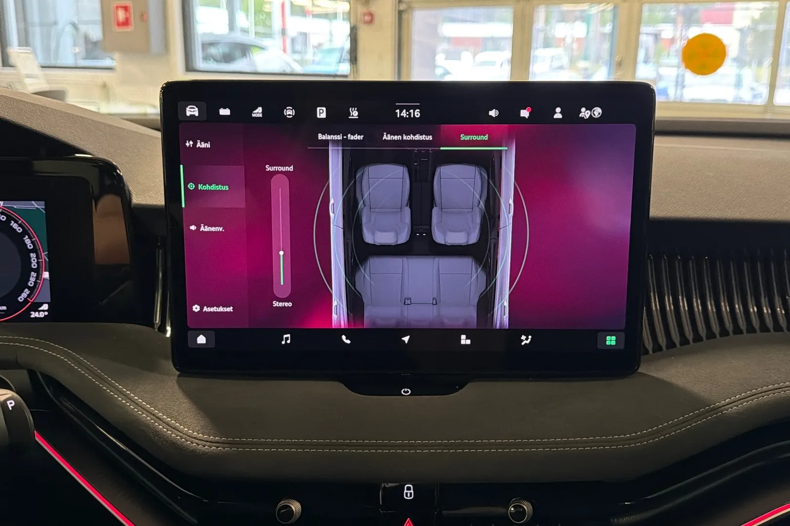 Skoda Superb ZRC-513 carousel image