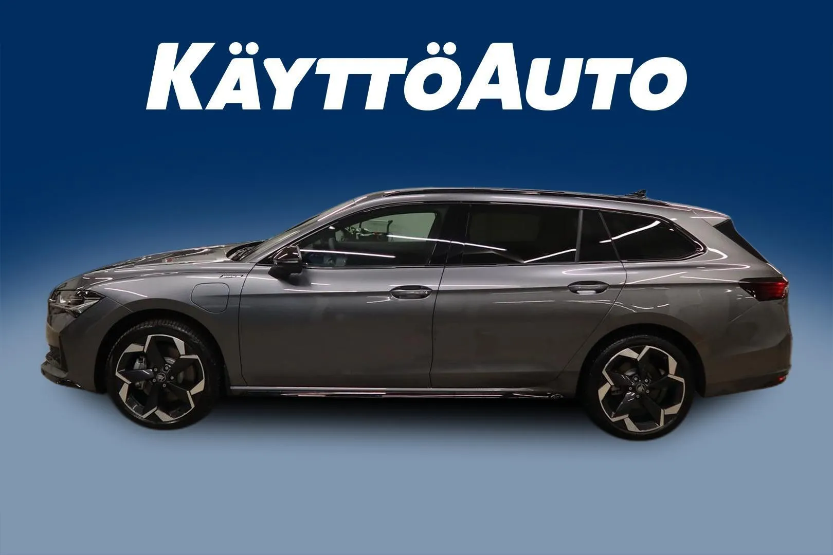 Skoda Superb ZRC-513 carousel image