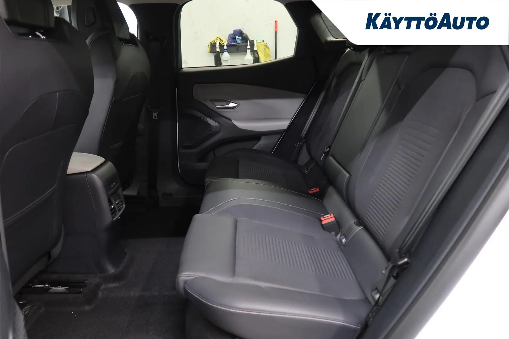 Ford Explorer NOH-472 carousel image