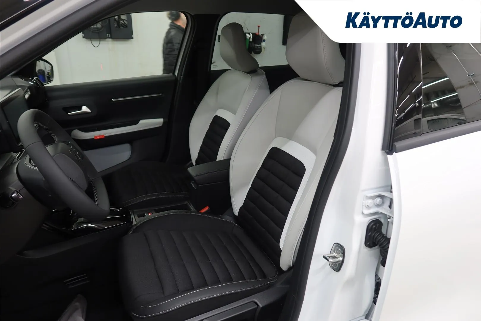Citroen E-C3 AIRCROSS XTN-321 carousel image