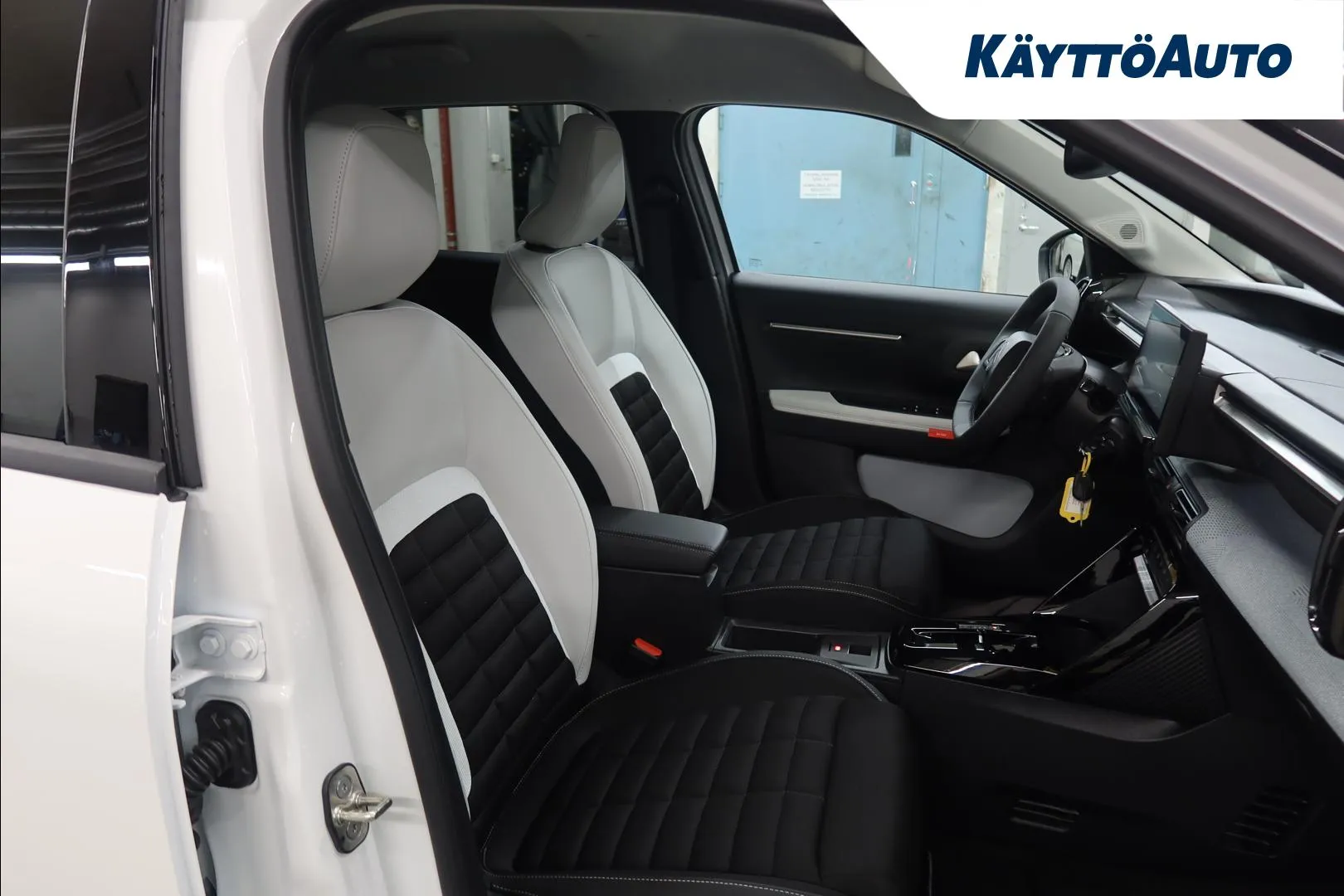 Citroen E-C3 AIRCROSS XTN-321 carousel image