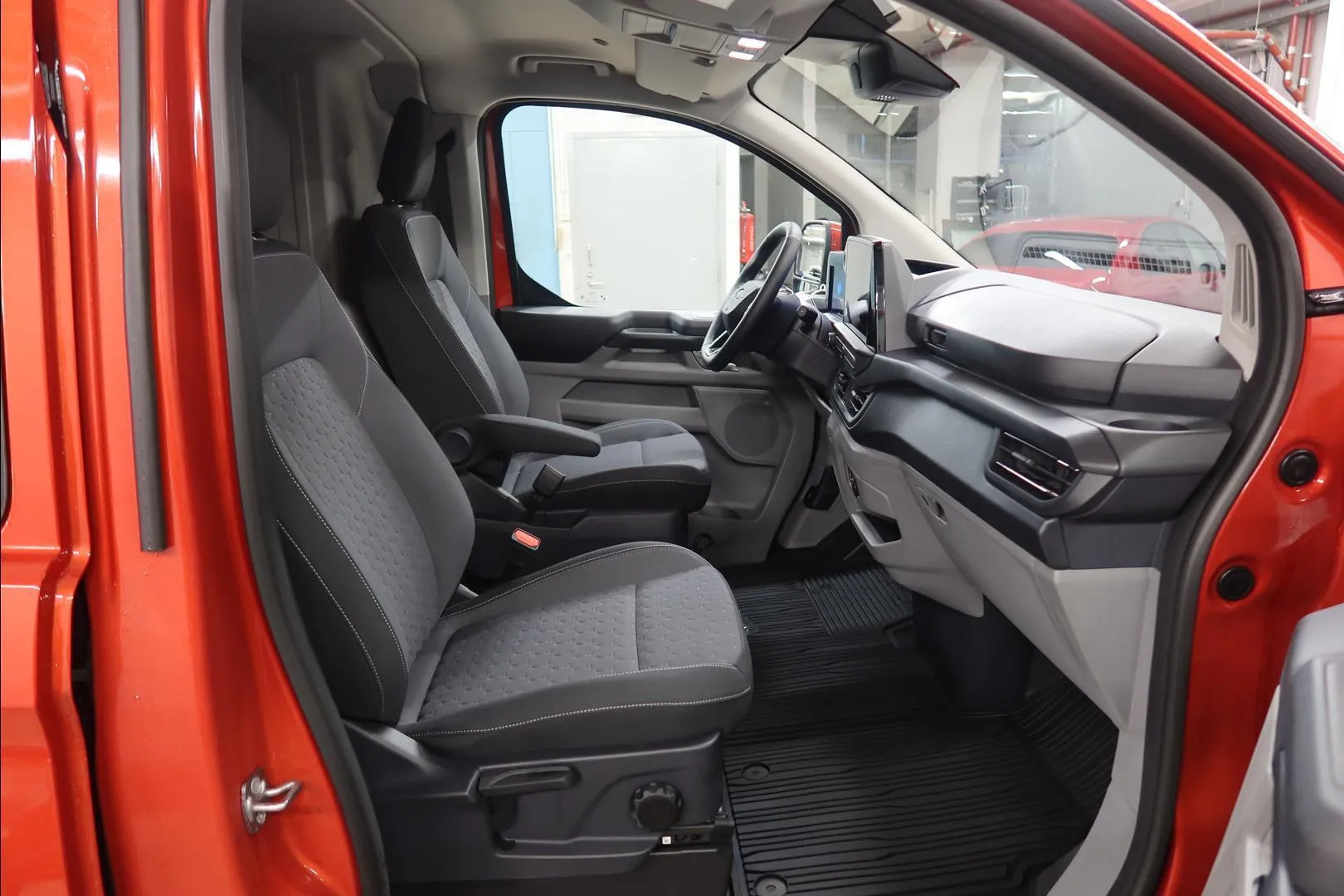 Ford Transit Custom SRN-856 carousel image