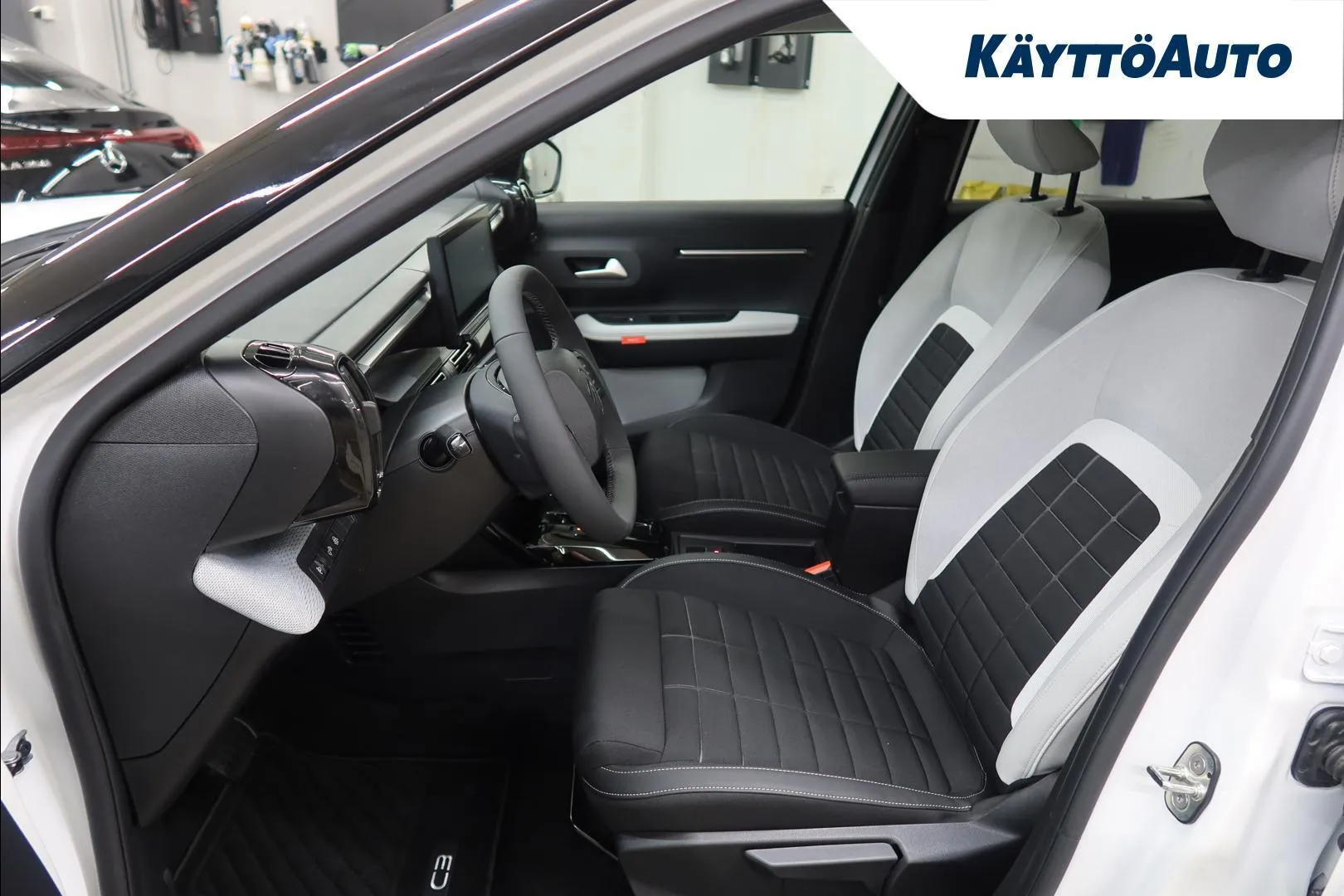 Citroen C3 YMG-301 carousel image