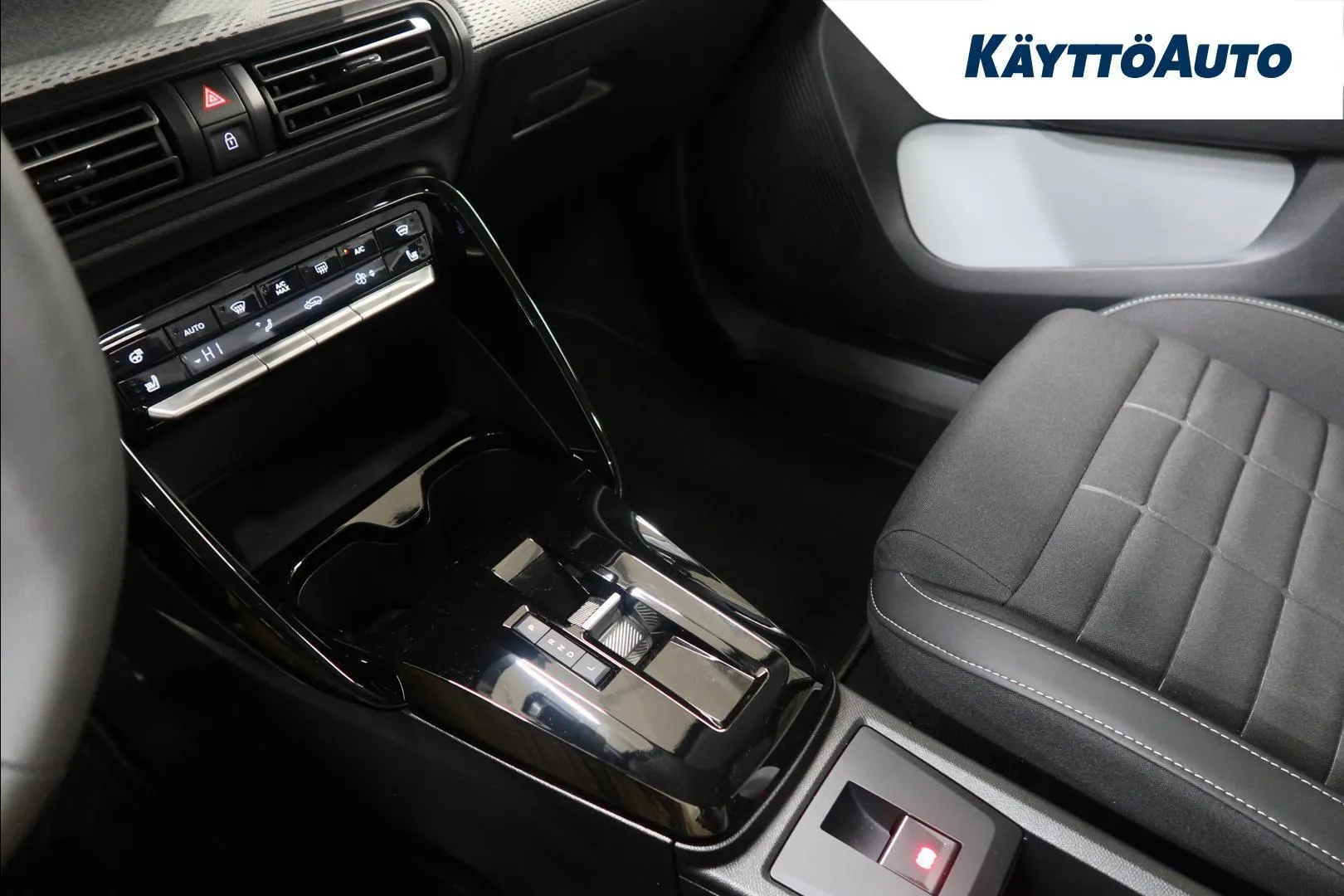 Citroen C3 YMG-301 carousel image