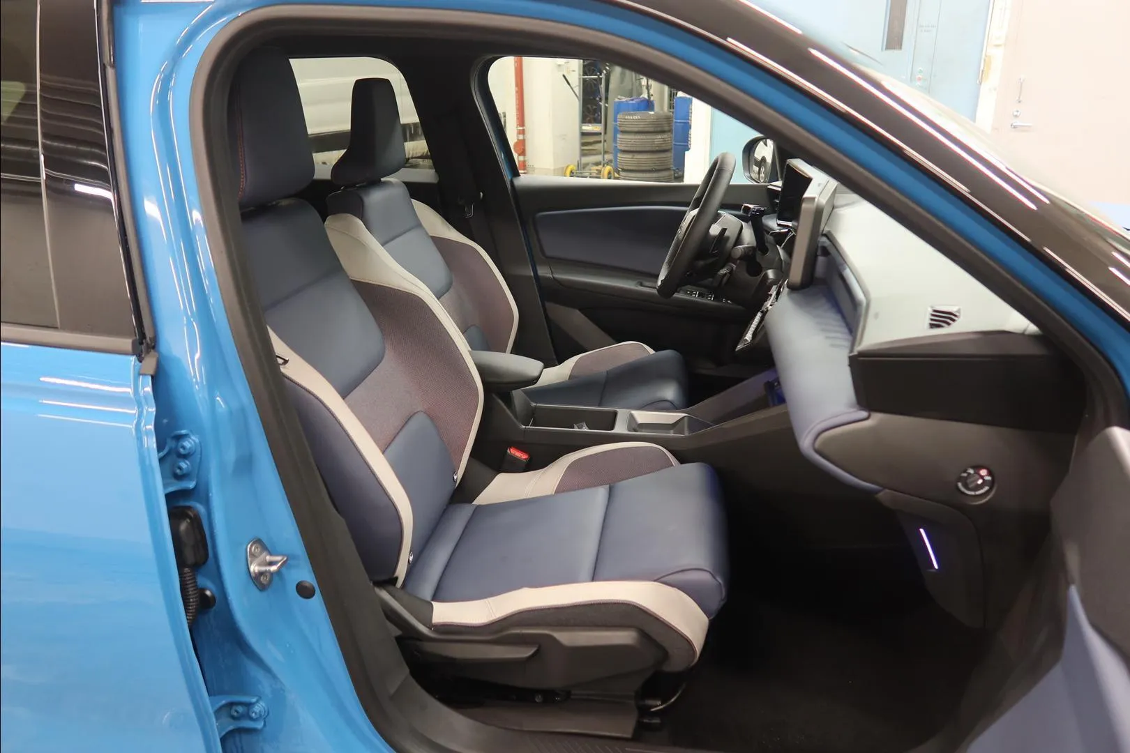 Nissan Micra YME-738 carousel image