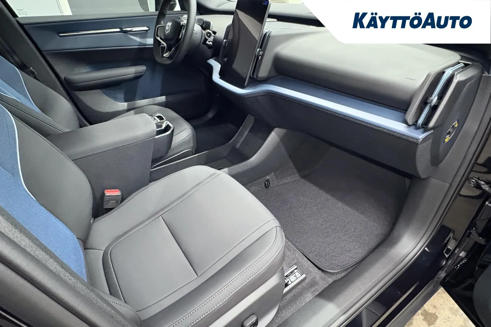 Volvo EX30 RXR-408 carousel image