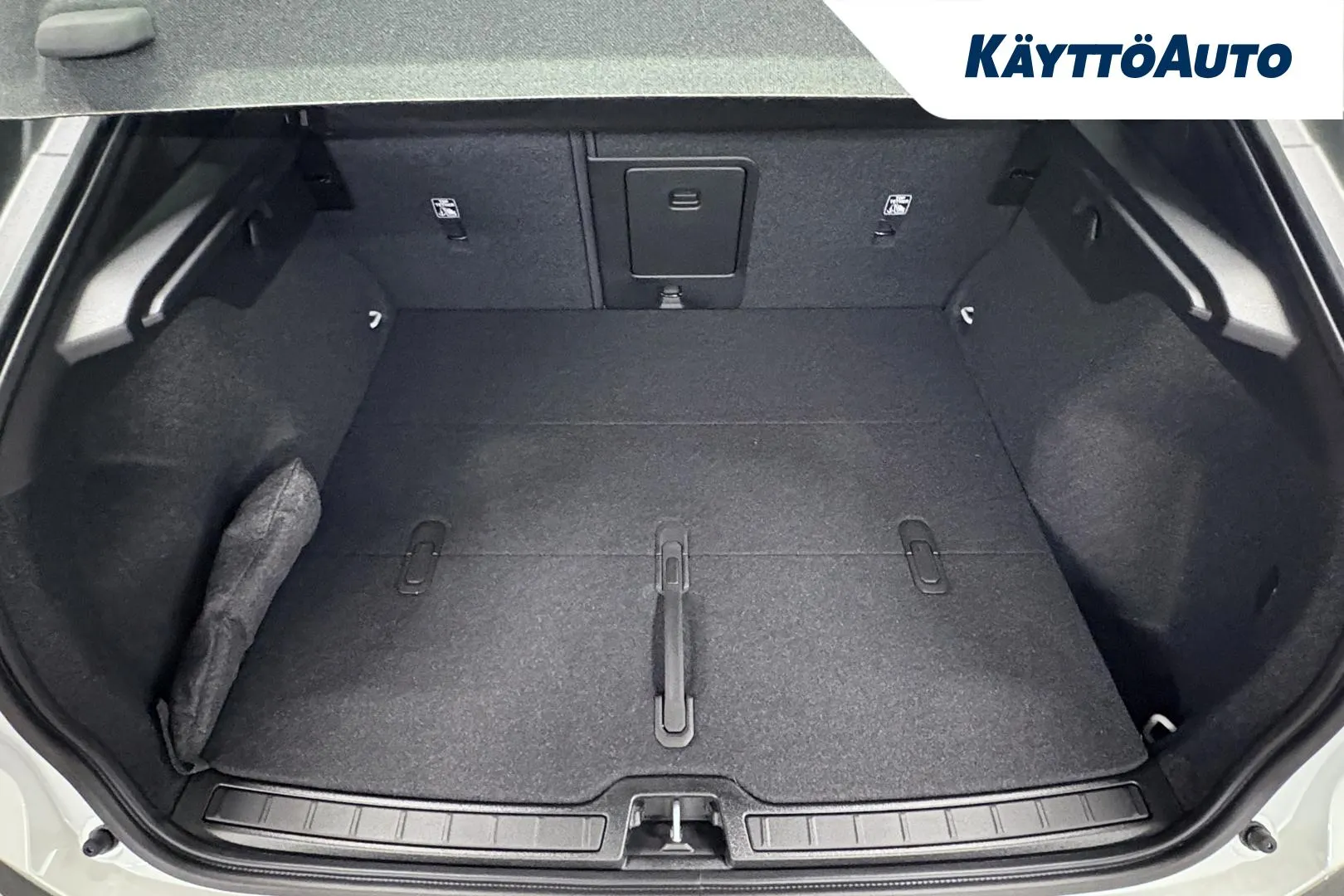 Volvo EC40 NOH-855 carousel image