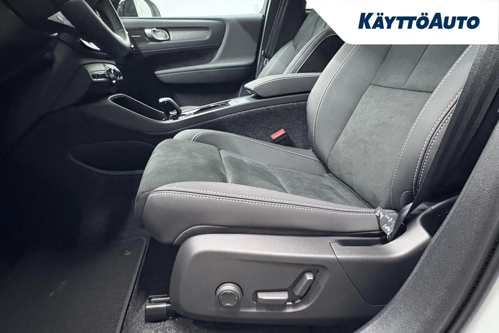 Volvo EC40 NOH-855 carousel image