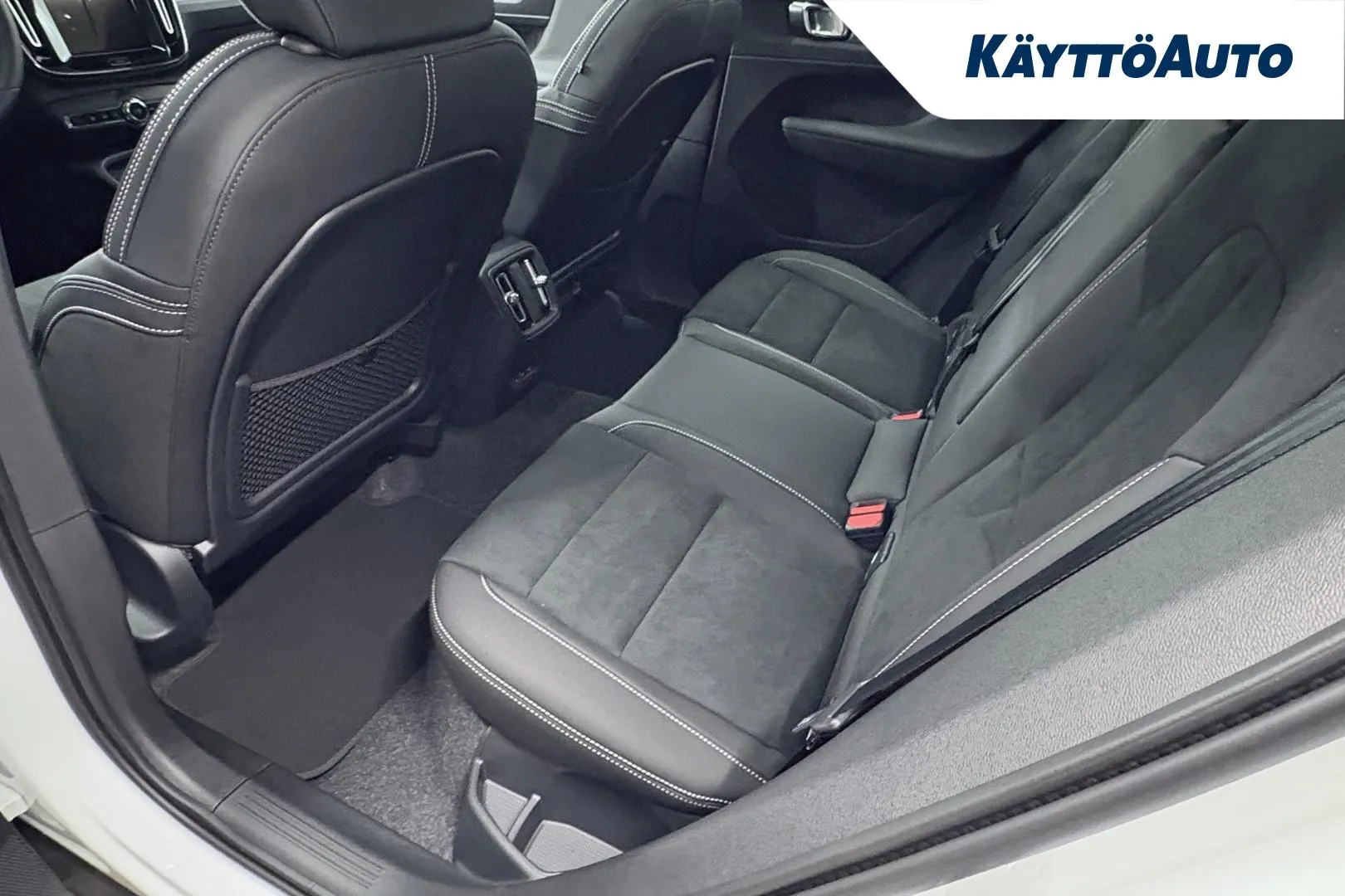 Volvo EC40 NOH-855 carousel image