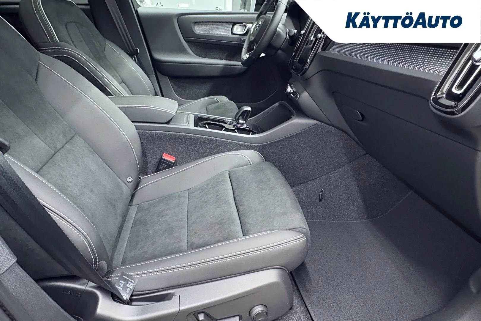 Volvo EC40 NOH-855 carousel image