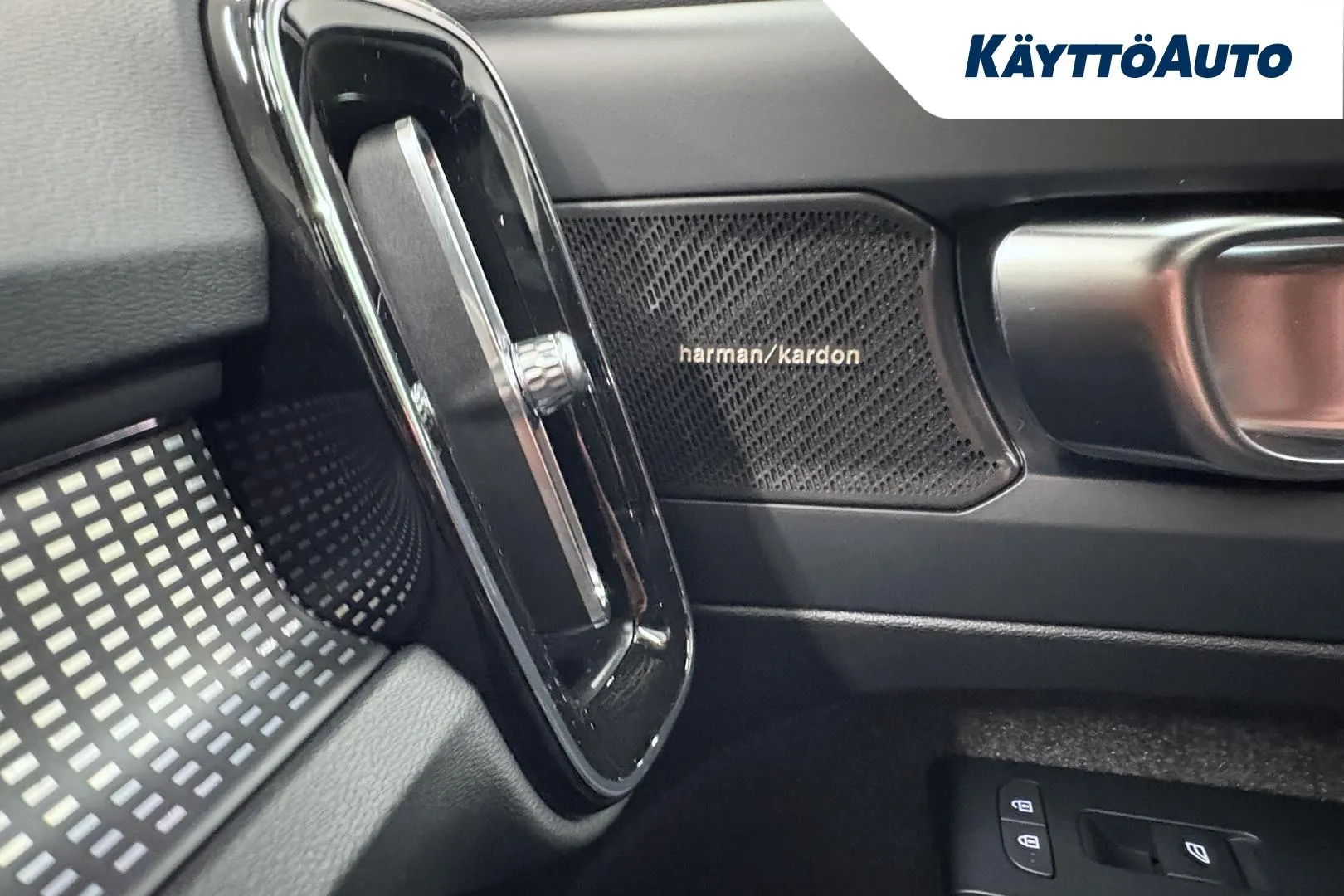 Volvo EC40 NOH-855 carousel image