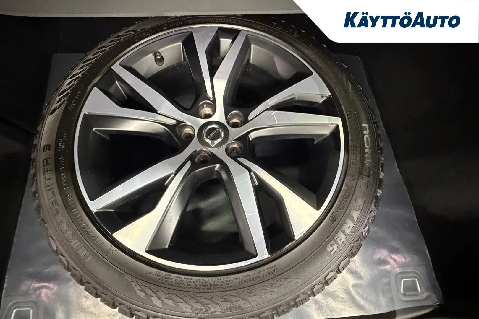 Volvo V60 YXN-536 carousel image