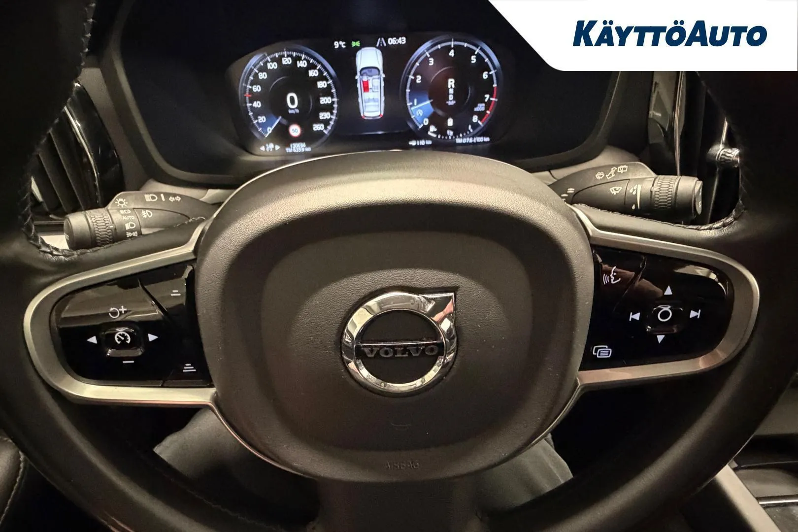 Volvo V60 YXN-536 carousel image