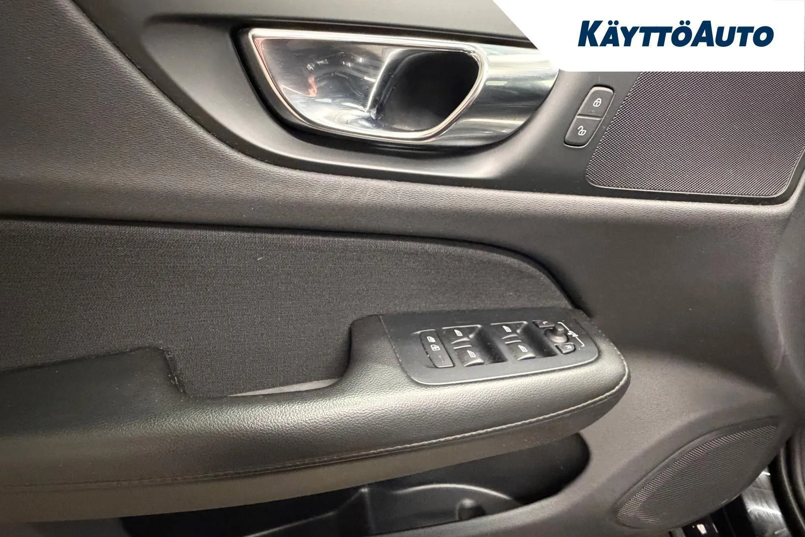 Volvo V60 YXN-536 carousel image