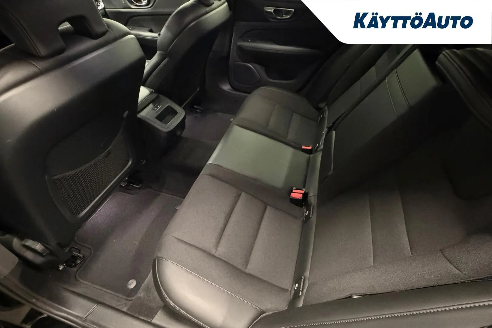 Volvo V60 YXN-536 carousel image