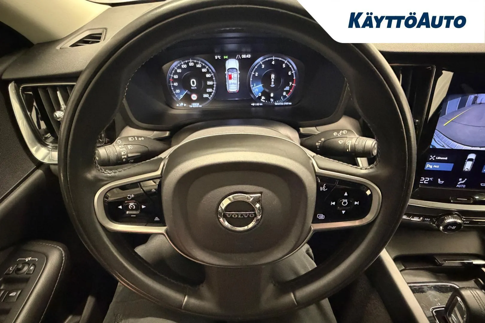 Volvo V60 YXN-536 carousel image