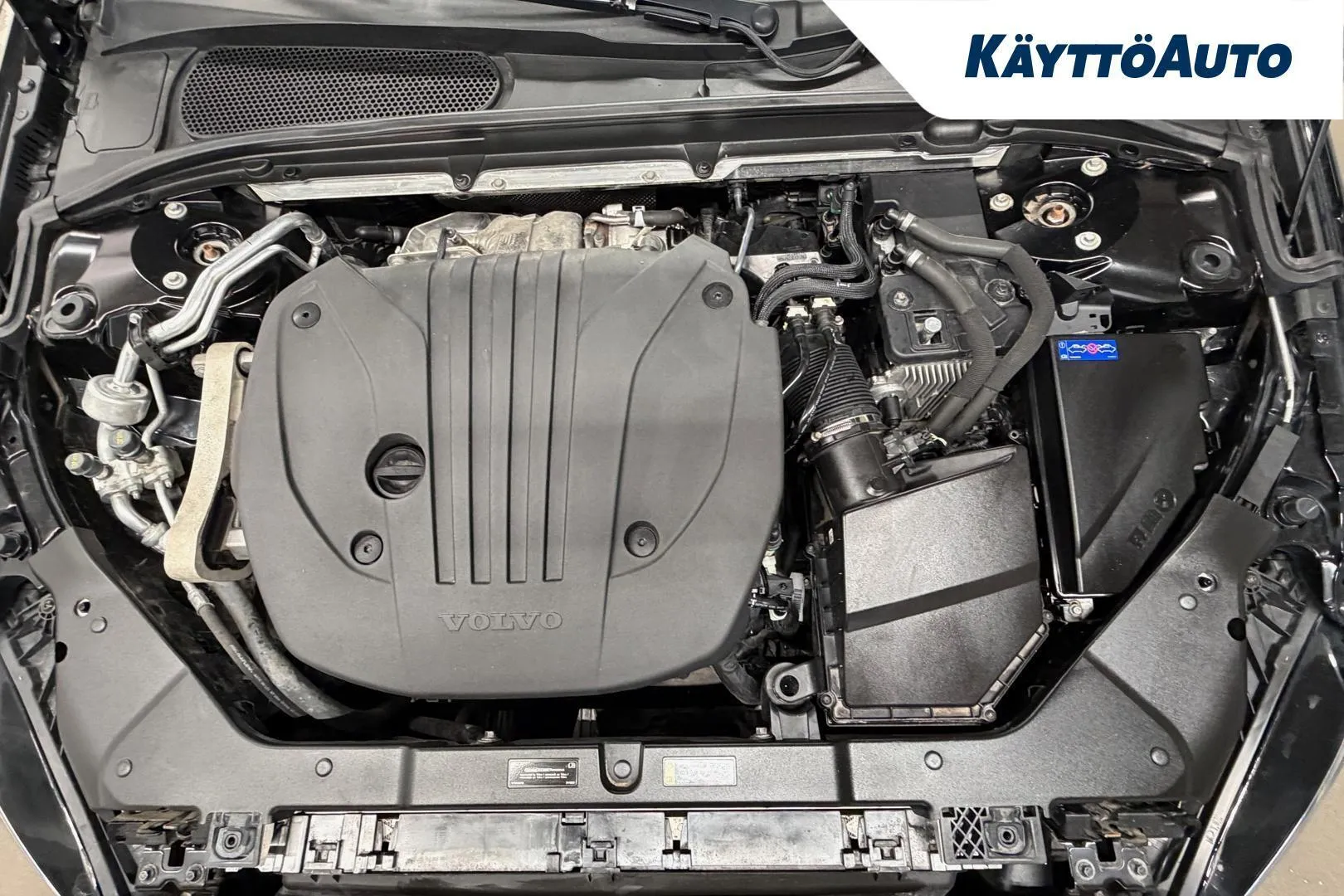 Volvo V60 YXN-536 carousel image