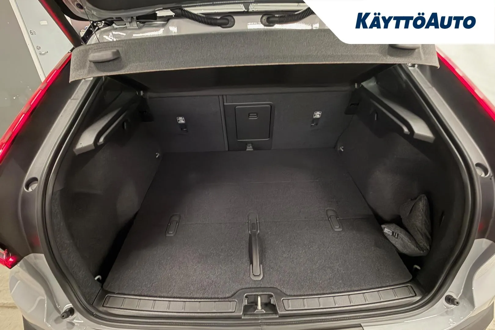 Volvo EC40 XTT-664 carousel image