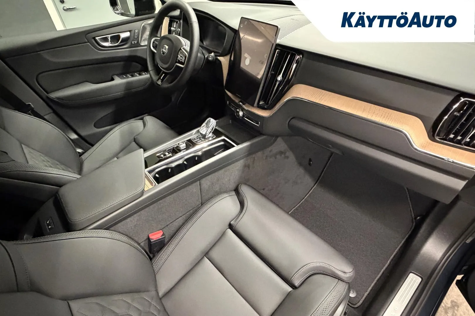 Volvo XC60 SRU-428 carousel image