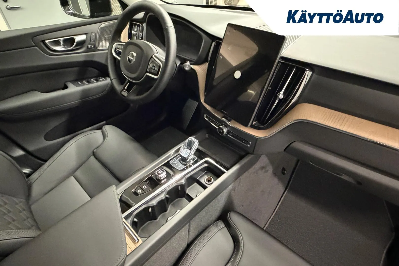 Volvo XC60 SRU-428 carousel image