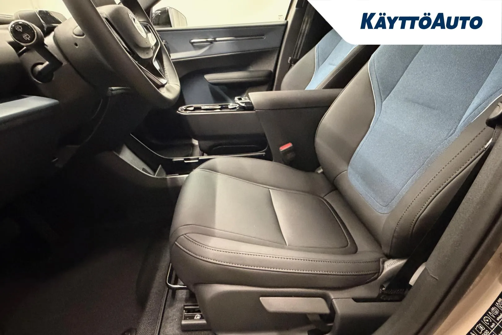 Volvo EX30 SRU-445 carousel image