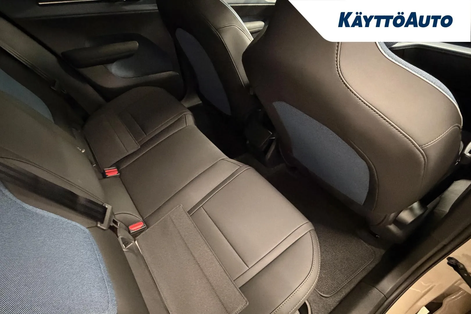 Volvo EX30 SRU-445 carousel image