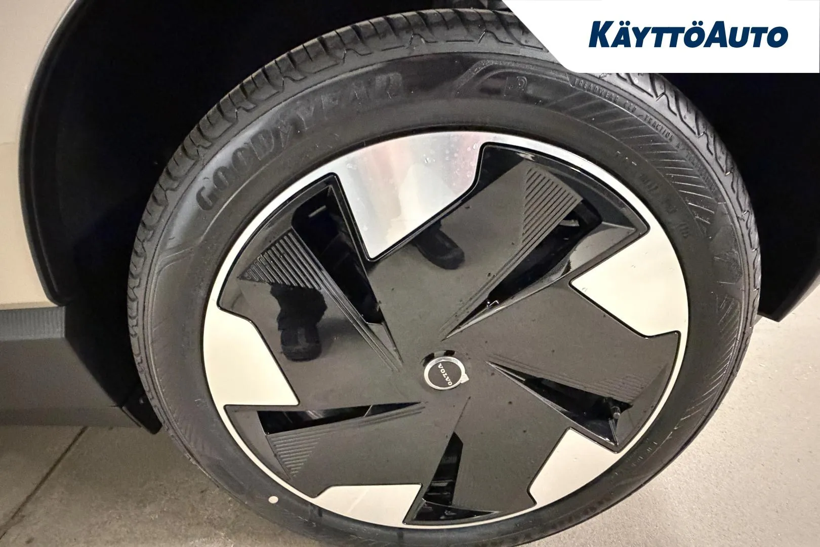 Volvo EX30 SRU-445 carousel image