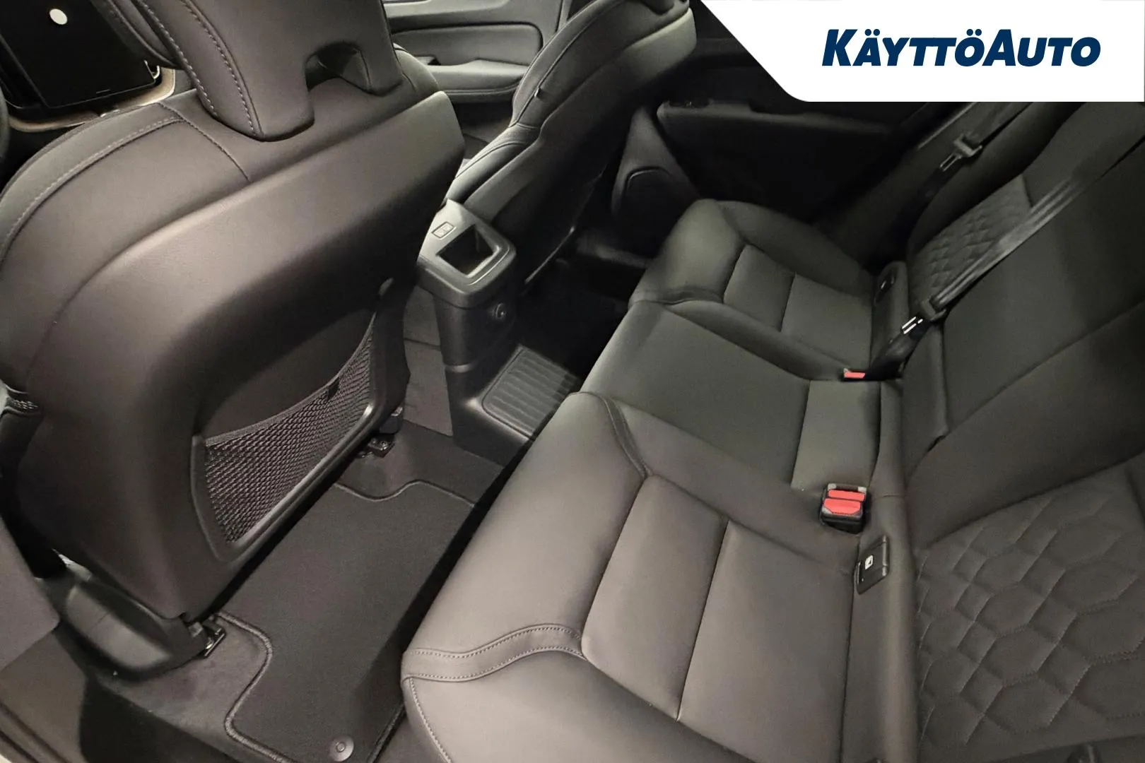 Volvo XC60 YMG-604 carousel image