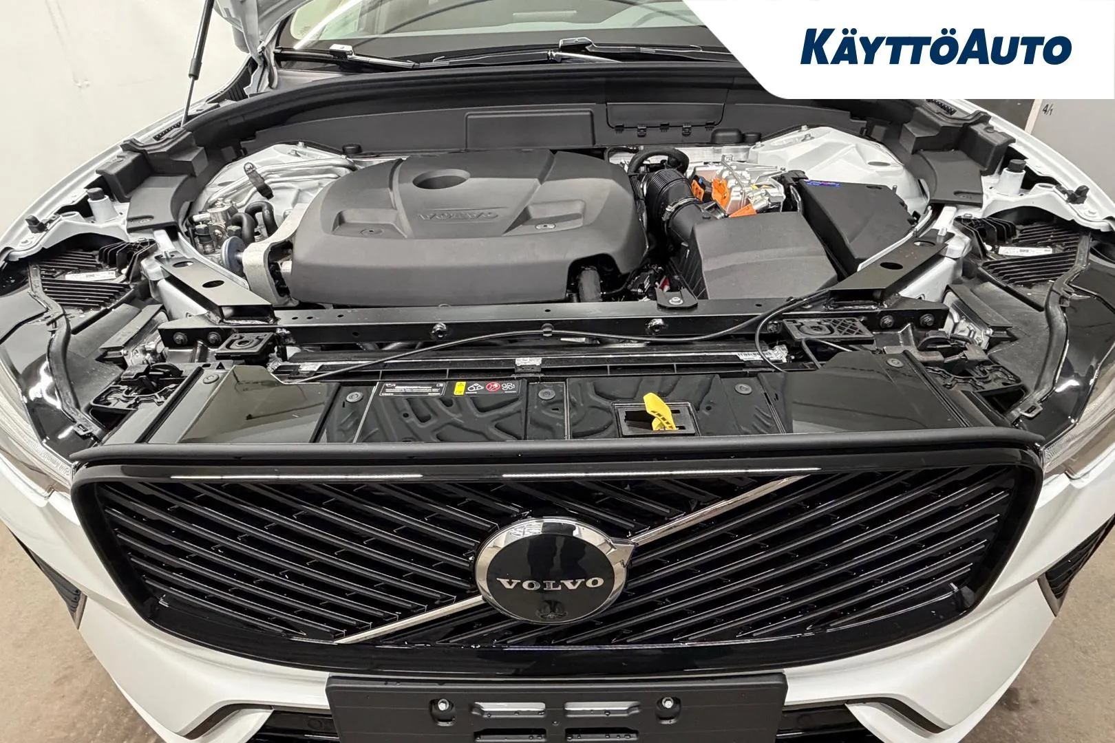 Volvo XC60 YMG-604 carousel image