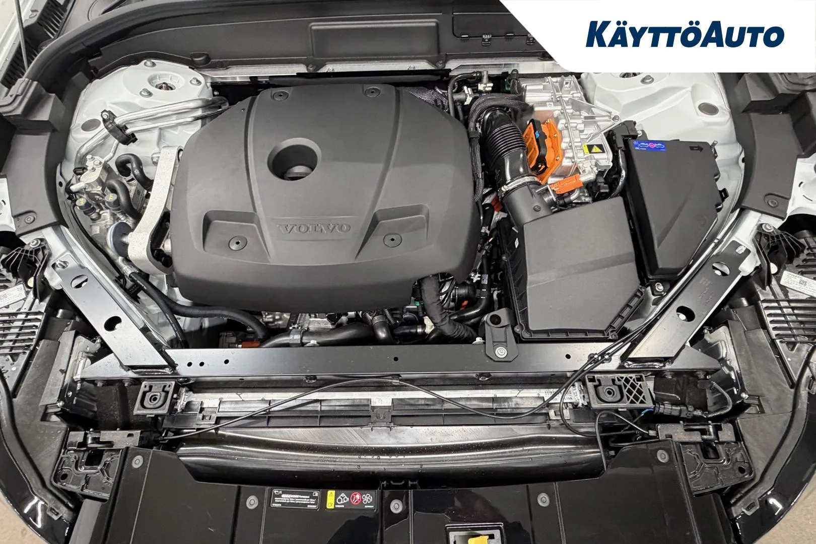 Volvo XC60 YMG-604 carousel image