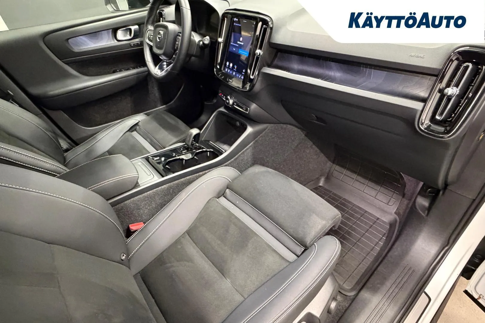 Volvo XC40 GPJ-212 carousel image