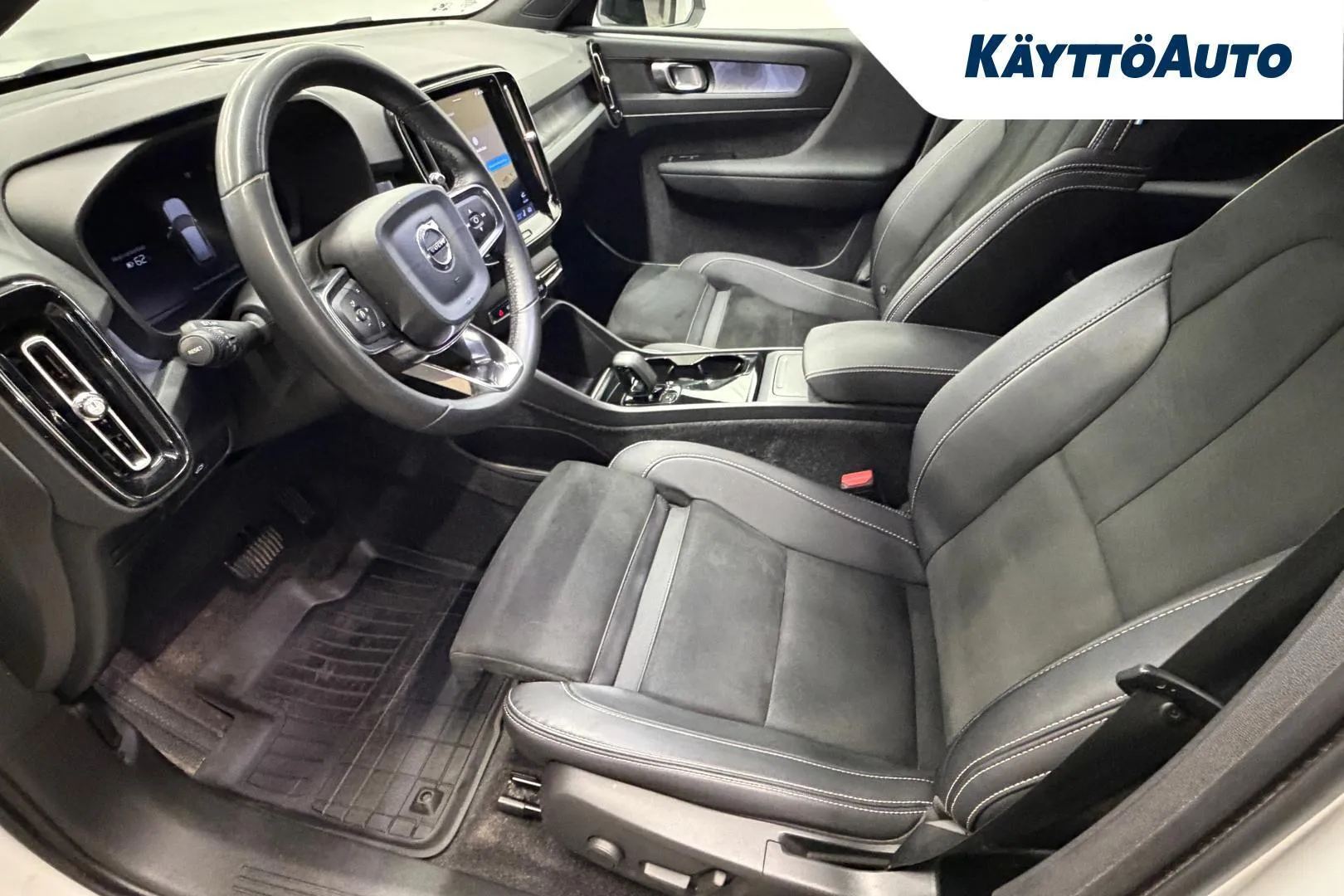 Volvo XC40 GPJ-212 carousel image