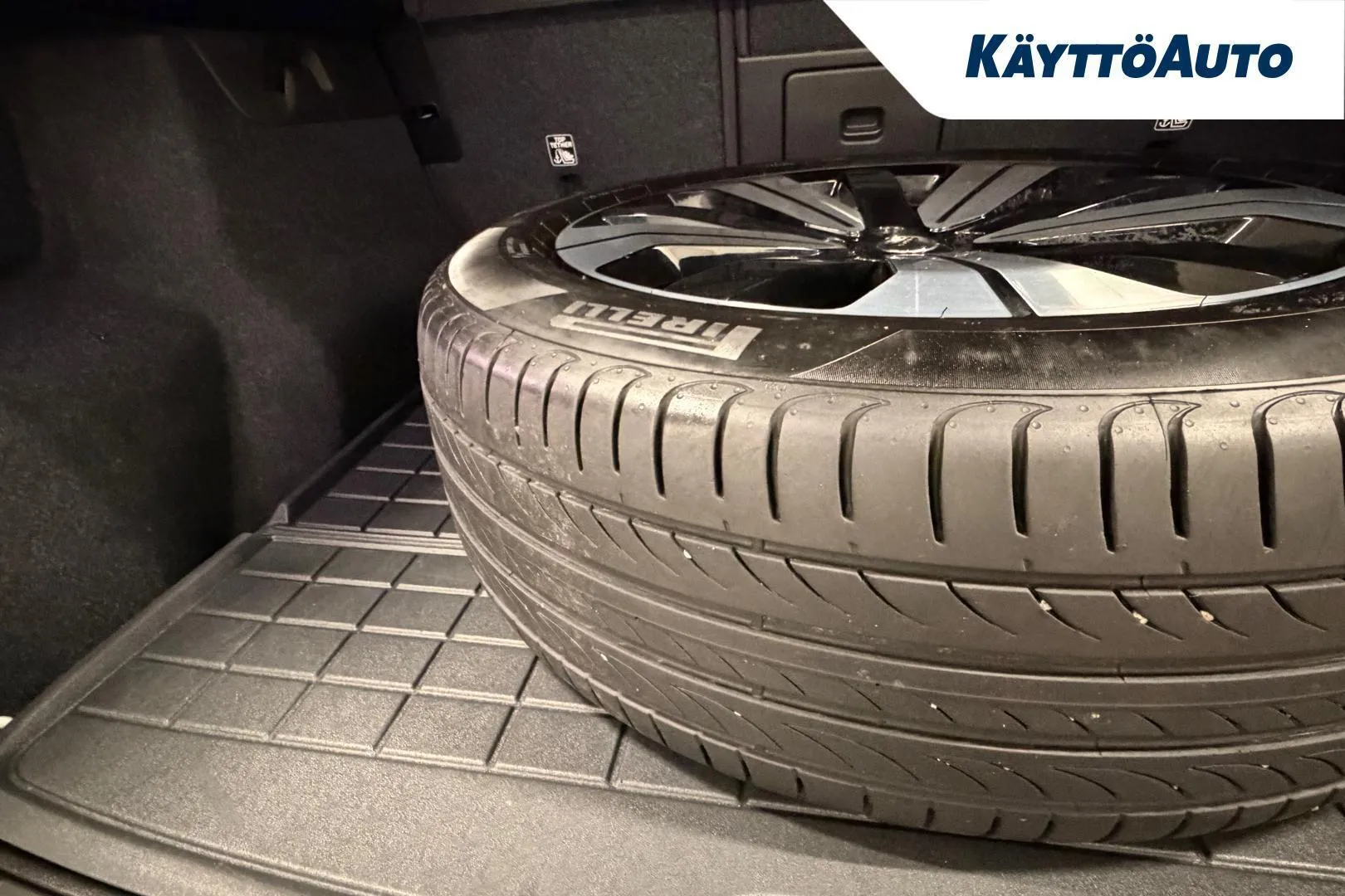 Volvo XC40 GPJ-212 carousel image