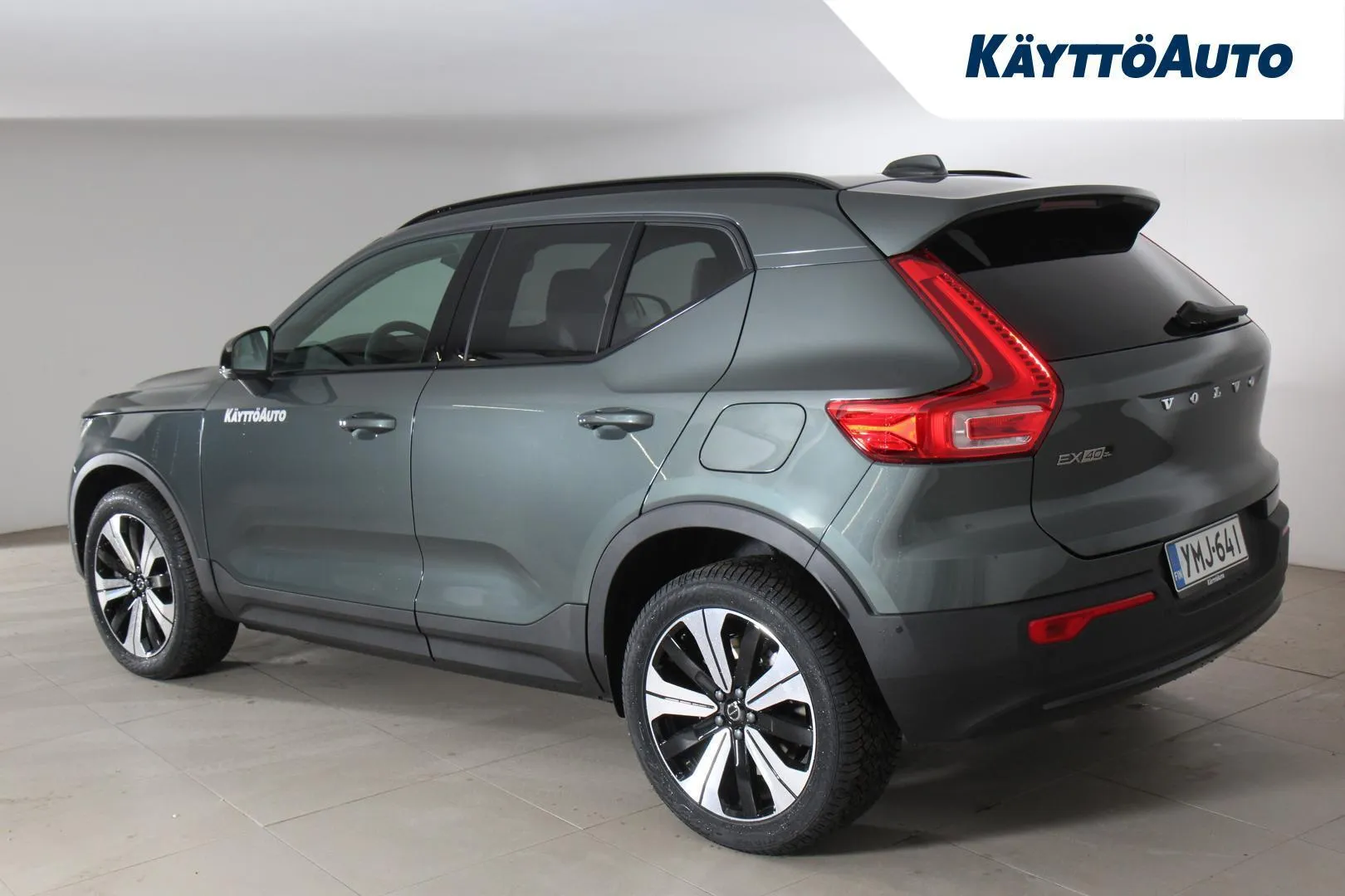 Volvo EX40 YMJ-641 carousel image