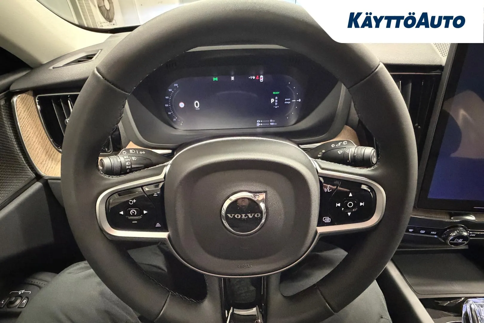 Volvo XC60 XTS-979 carousel image